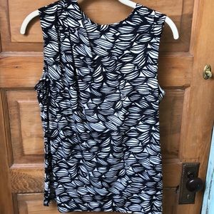 Sleeveless Black and white Medium Top